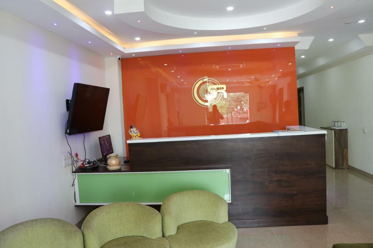 S.R. Residency Hotel Zirakpur Kültér fotó