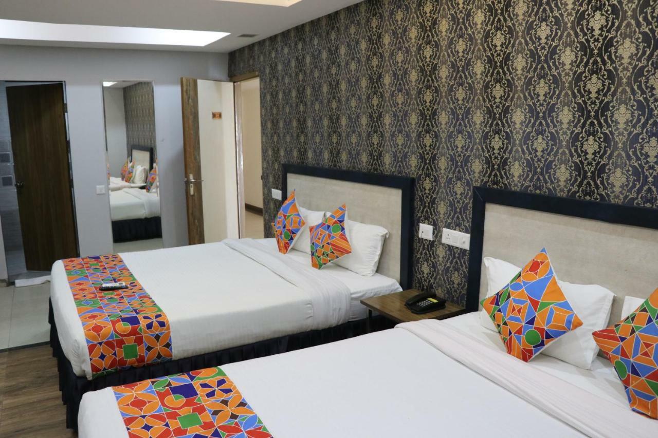 S.R. Residency Hotel Zirakpur Kültér fotó