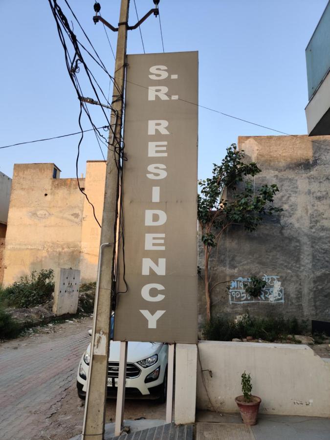 S.R. Residency Hotel Zirakpur Kültér fotó